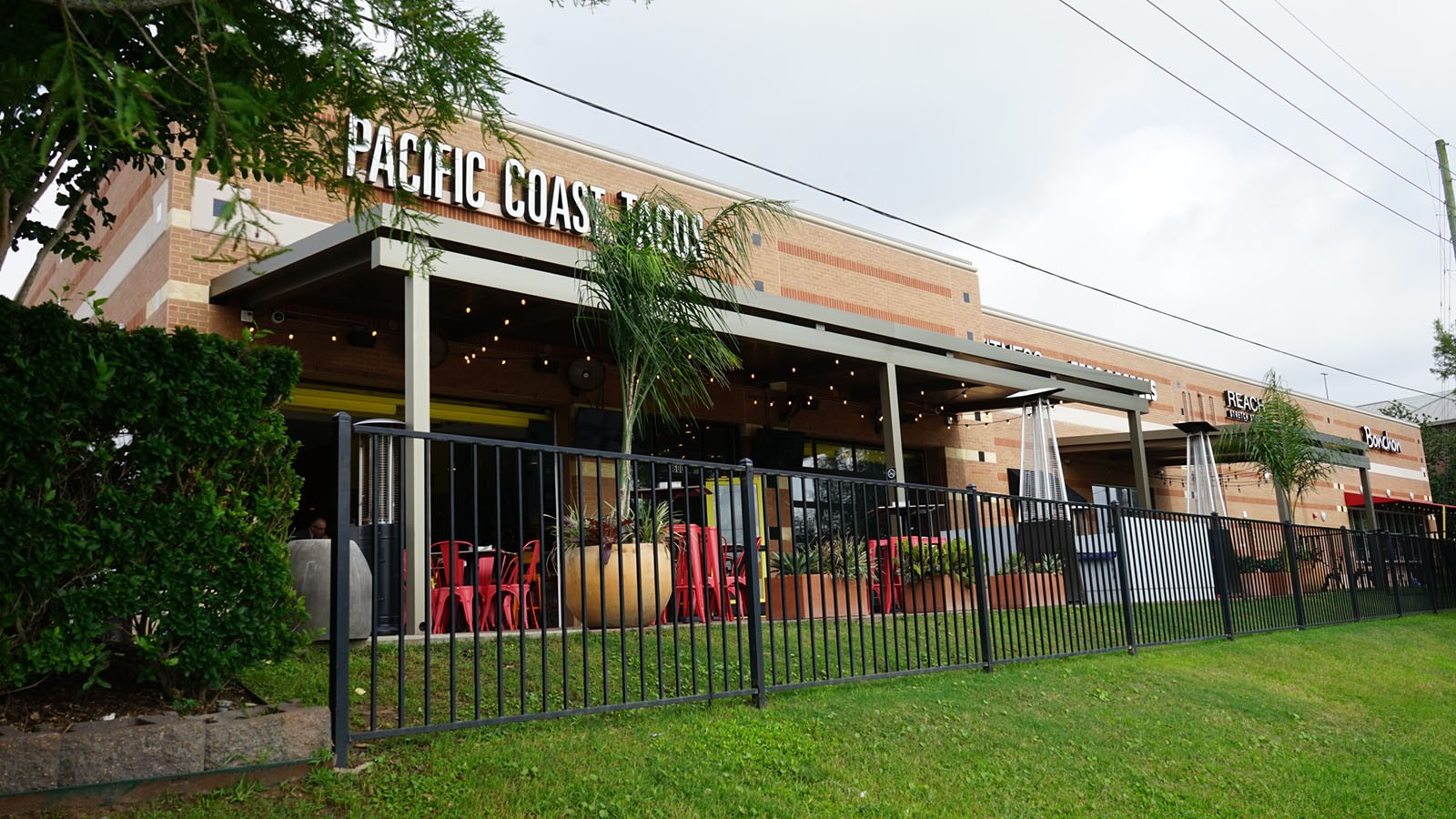 Lake Pointe Village East | Pacific Coast Tacos back patio overlooking Oyster Creek.